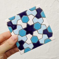 Azulejo 11 cm esmaltado con mosaico hexagonal azul