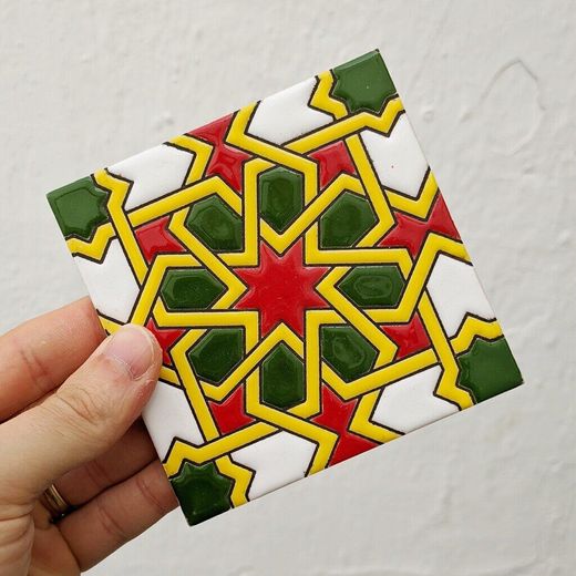 Azulejo 11 cm esmaltado con estrella mudéjar roja y verde
