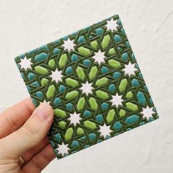 Azulejo 11 cm esmaltado con rosetón vegetal verde