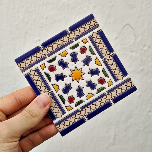 Azulejo 11 cm esmaltado con cenefa mudéjar de estrellas