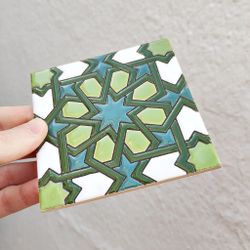 Azulejo 11 cm esmaltado con estrella nazarí verde