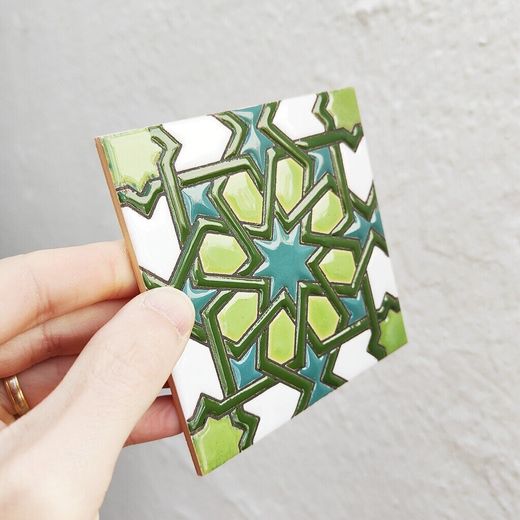 Azulejo 11 cm esmaltado con estrella nazarí verde