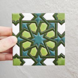 Azulejo 11 cm esmaltado con estrella nazarí verde