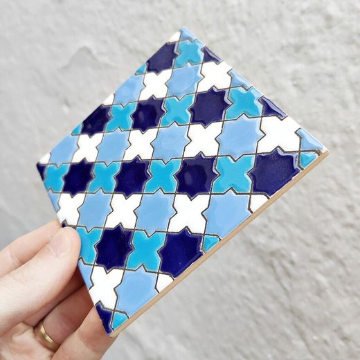Azulejo 11 cm esmaltado con mosaico de cruces azules