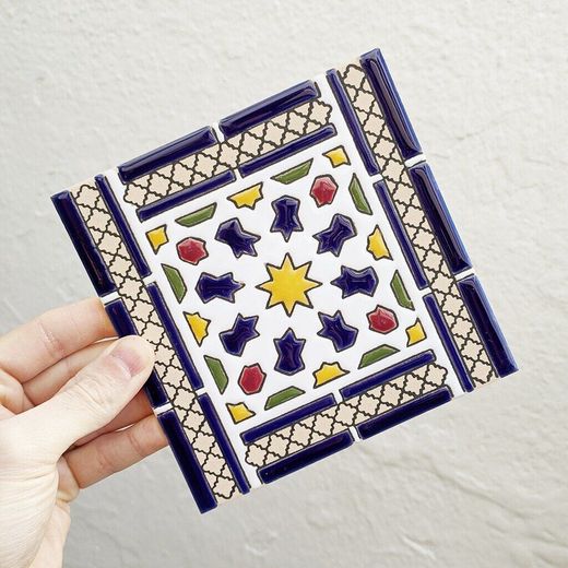 Azulejo 15 cm esmaltado con cenefa mudéjar policromada