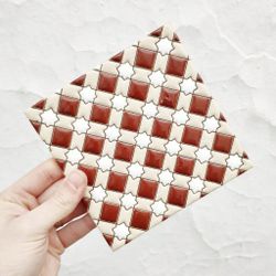 Azulejo 15 cm esmaltado con trama geométrica terracota