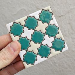 Azulejo 7,5 cm esmaltado con mosaico de cruces turquesa