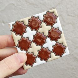 Azulejo 7,5 cm esmaltado con estrellas marrones