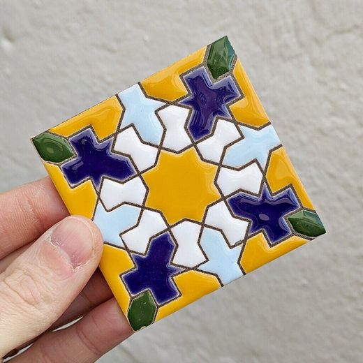 Azulejo 7,5 cm esmaltado con estrella amarilla