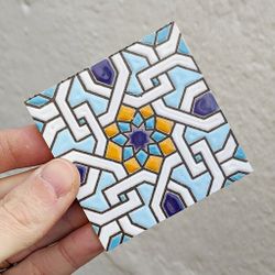 Azulejo 7,5 cm esmaltado con lacería islámica azul