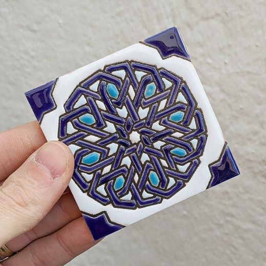 Azulejo 7,5 cm esmaltado con rosetón de lacería en azul cobalto