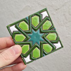 Azulejo 7,5 cm esmaltado con estrella floral verde