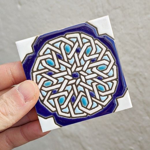Azulejo 7,5 cm esmaltado con rosetón de lacería turquesa y cobalto